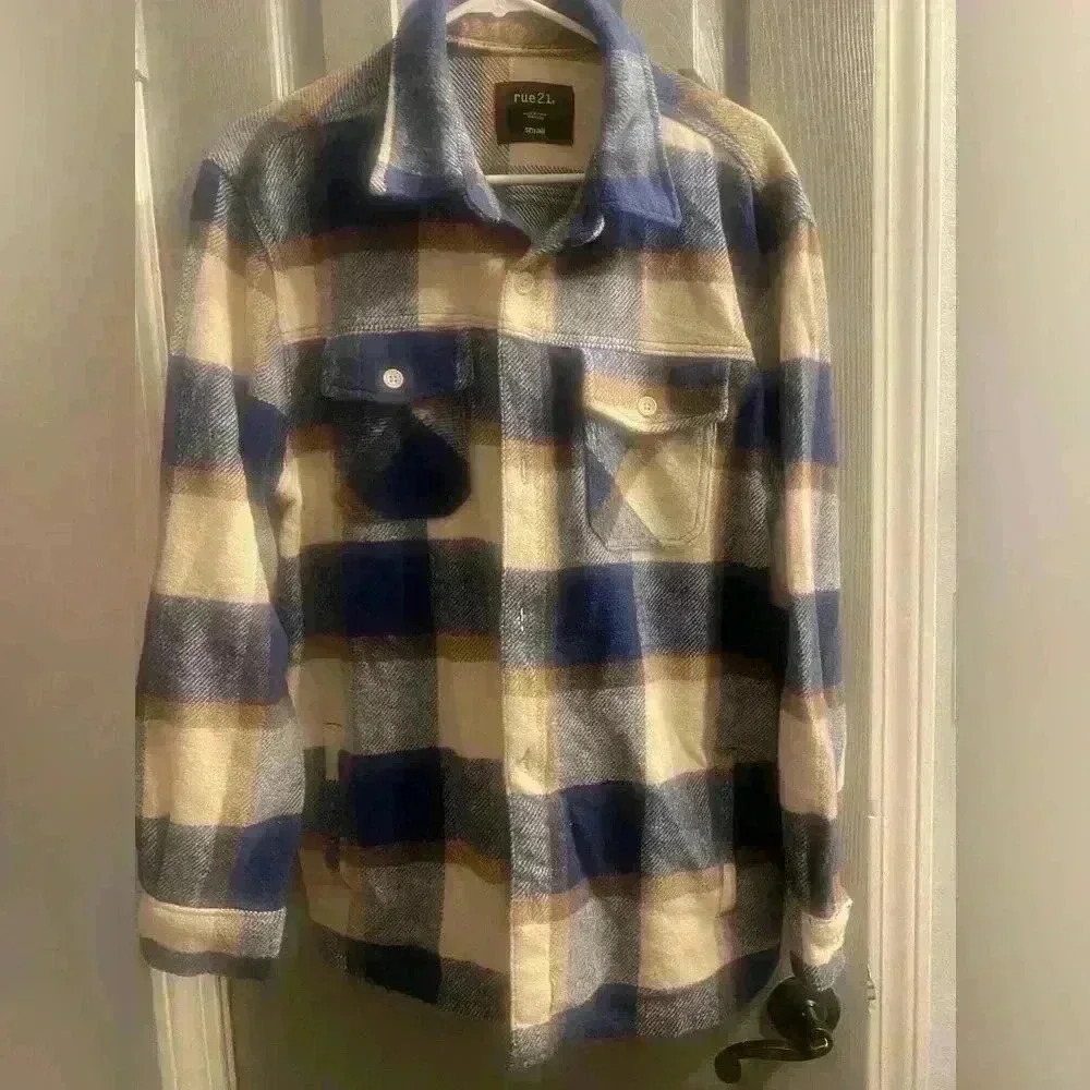 Women’s Rue 21 Oversized Shacket Shirt Jacket Soft Flannel plaid Size Small EUC